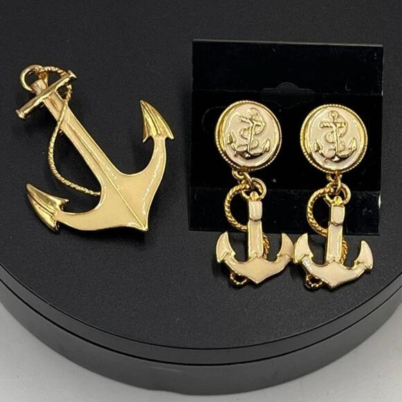 Park Lane Vintage Enamel Cream Gold Tone Anchor Dangle Earrings and Brooch Set - Picture 1 of 8